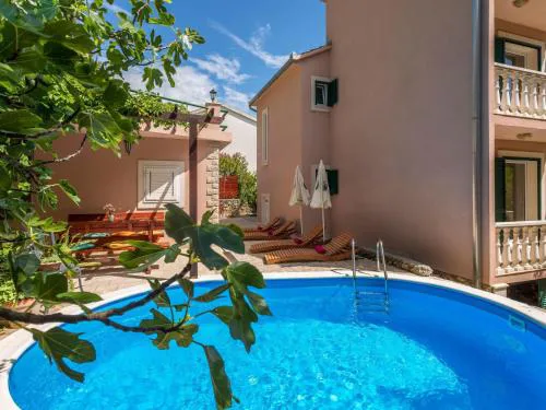 Holiday Home mit Balkon und Terrasse sowie Meerblick by Interhome