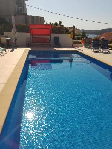 Beachfront Villa Pinky-Superior heated pool and jakuzzi