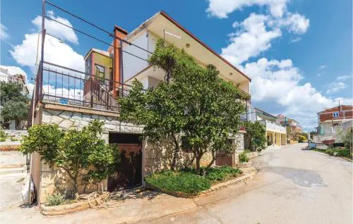 Cozy Apartment In Seget Vranjica