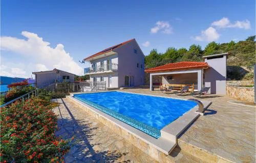Lovely Home In Seget Vranjica