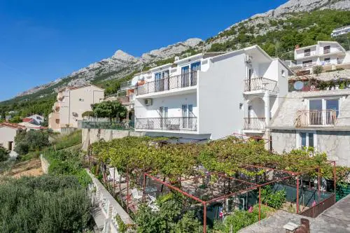 Apartments by the sea Pisak, Omis - 18141