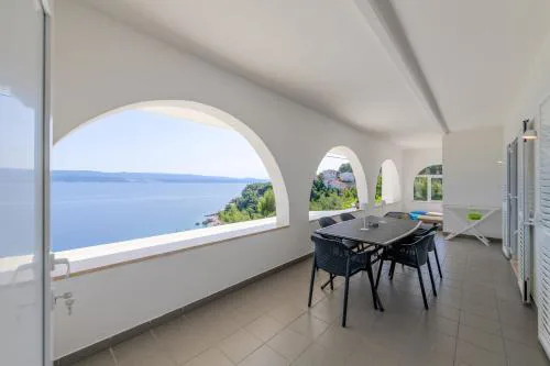 DeLuxe Seaview Apartment KENNEDY I