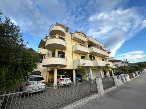 Apartmani Palada