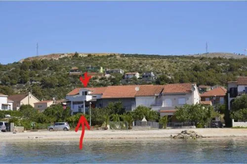 Erdgeschosswohnung, erste Reihe vom Meer