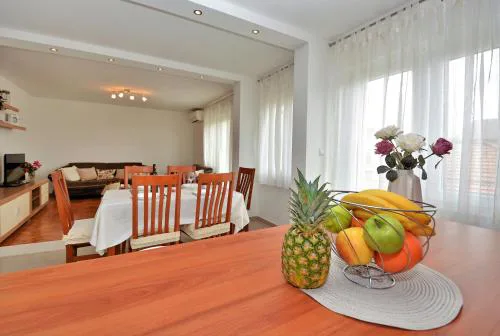 Apartment Lovre