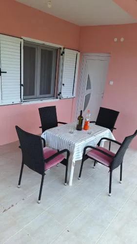 Apartment Summer Dreams