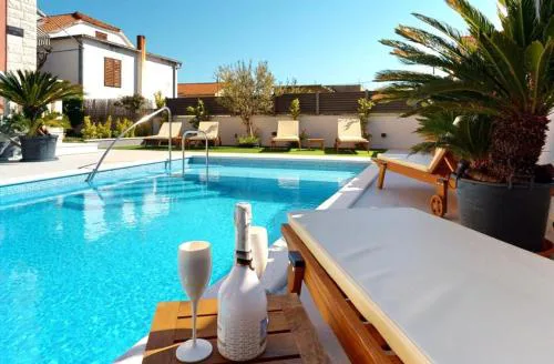 Villa Nana with pool