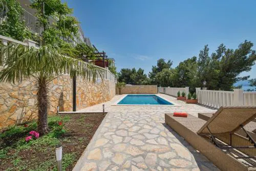 Heavenly Dream House With Pool