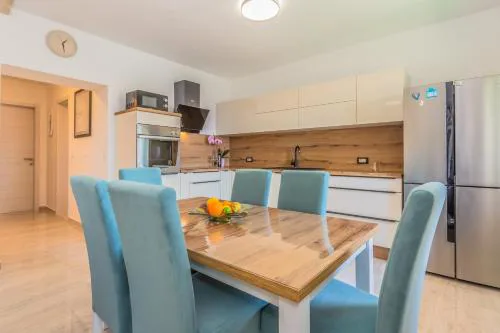 Seaview Deluxe
