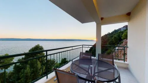 Apartments Andrea - Beachfront & Sea-view Terrace