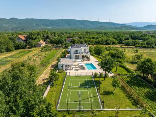 Luxury Villa Decima near Split - Pool & Tennis Retreat