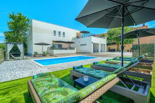 Luxury villa with a swimming pool Dicmo, Zagora - 23249