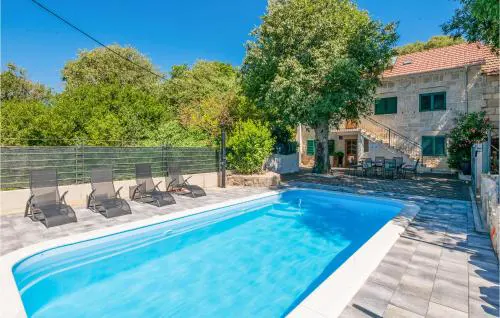 4 Bedroom Lovely Home In Donji Vinjani