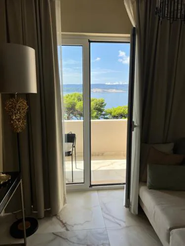LIZA I Sea View