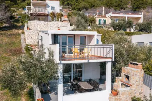 Mirabilis - Private Beach House