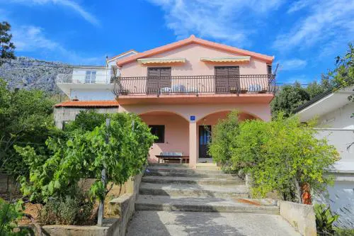 Apartments with parking space Stanici, Omis - 1027