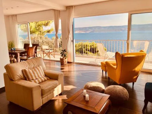 Blue Beach Villa with BBQ, Wifi and Stunning View