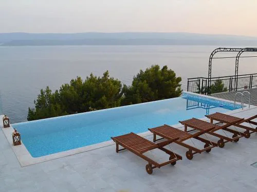 Sea-View Retreat in Celina