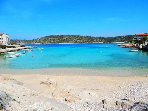 SEA YA - two apartments house with heated pool - 150m from beach