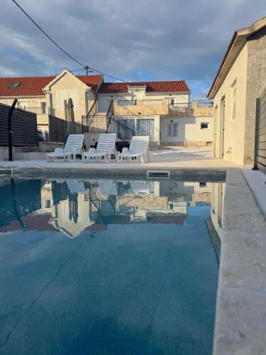 Villa Lily