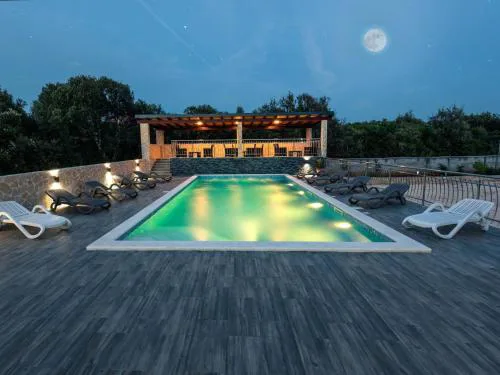 Apartments Karen - Two Bedroom Apartment with Balcony A1
