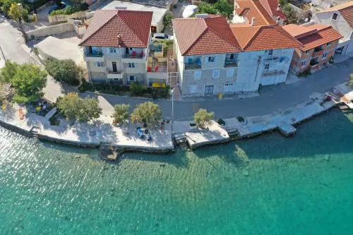 Apartments Tiho