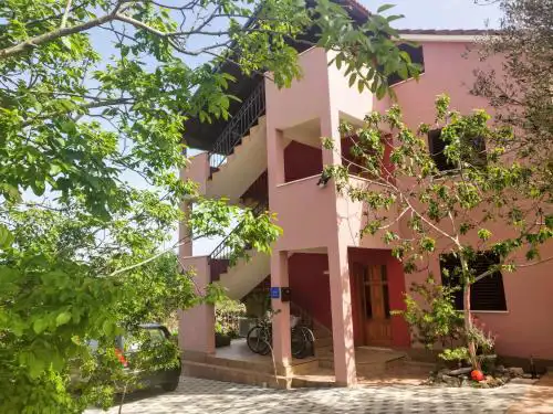 Apartments with parking space Vinisce, Trogir - 17062