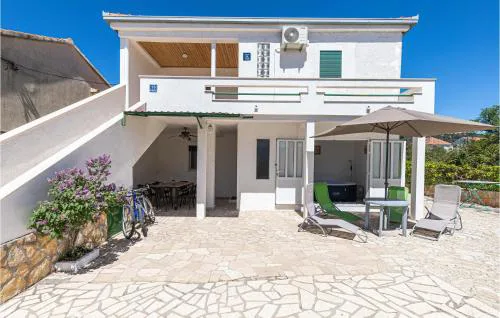 Beach Front Home In Vinisce With Wifi