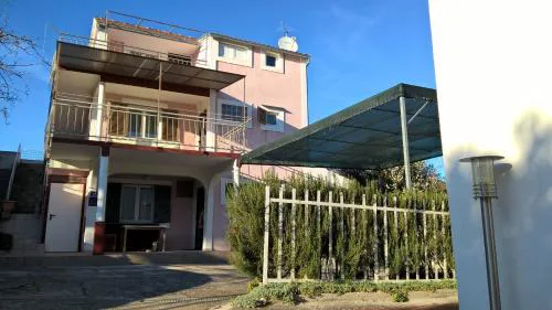 Captain Apartments