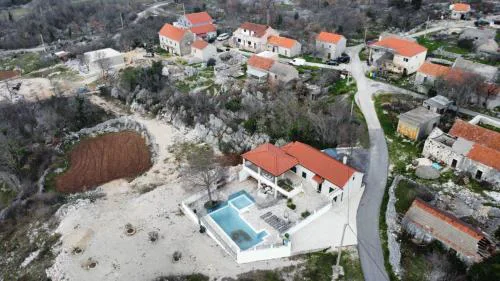 Holiday house with a swimming pool Vrgorac, Zagora - 22798