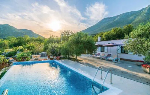 Lovely Home In Vrgorac