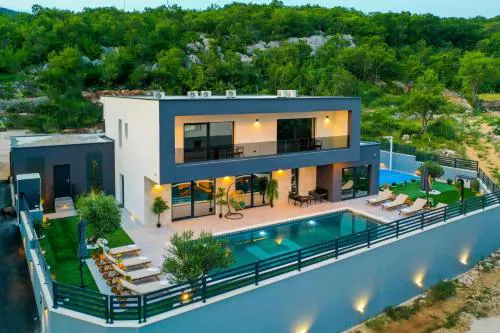 Luxury Villa Hedonica