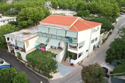 Apartments with parking space Zivogosce - Blato, Makarska - 23922