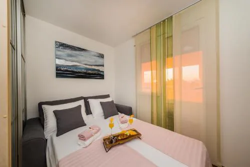 Paeninsula Studio Apartment