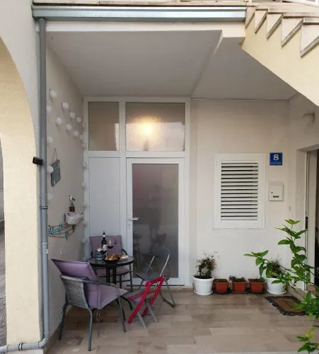 Apartment Mirna