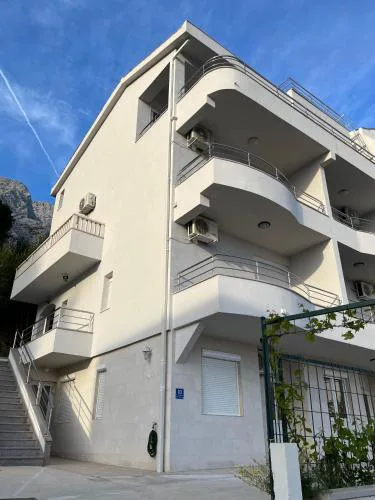 Apartments Ćorić