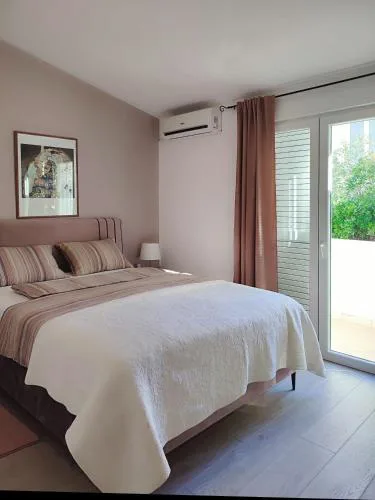 Apartments Divna