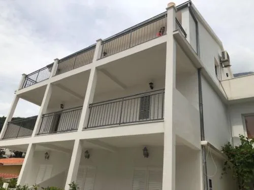 Apartments Eddie