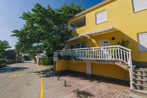 Apartments with free private parking