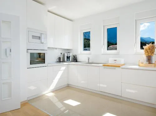 Deluxe 3 bedroom apartment with sea view