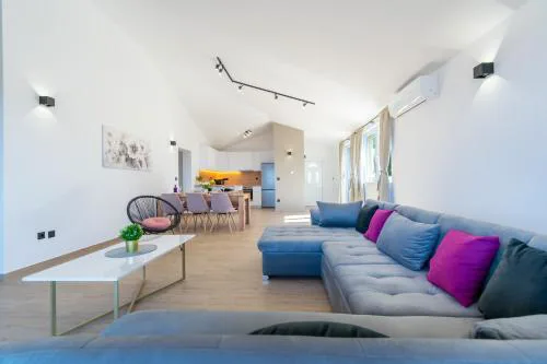 Penthouse Nensi