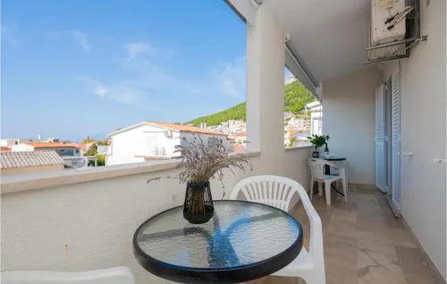 Pet Friendly Apartment In Baska Voda