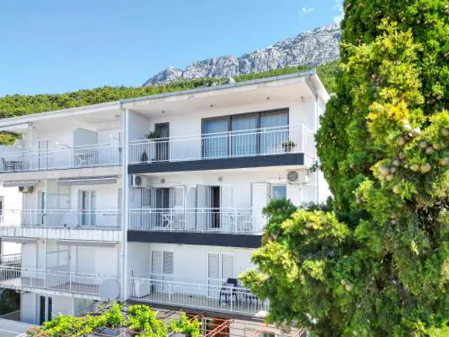 Seaside Apartments and Rooms