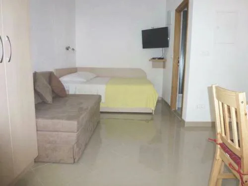 STUDIO APARTMENTS BaskaH2O