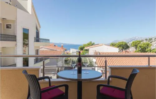 Three-Bedroom Apartment With Sea View In Baska Voda