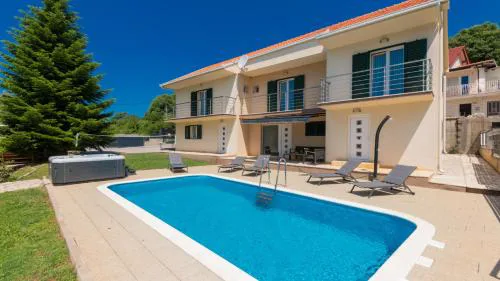 Beautiful Villa Anatea with pool in Makarska
