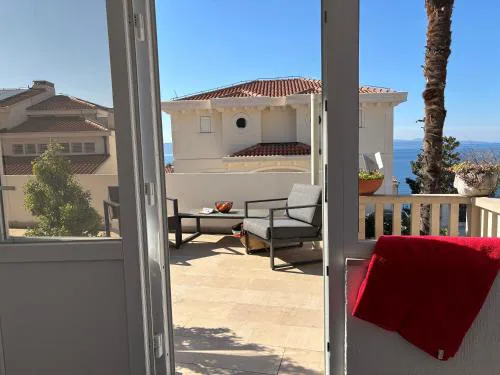 Apartment Toma with sea view and terrace in Brela