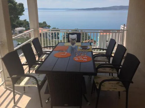 Apartments Villa Karme Brela