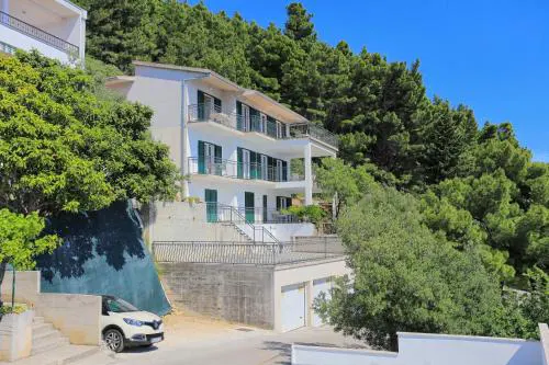 Apartments with parking space Brela, Makarska - 6043