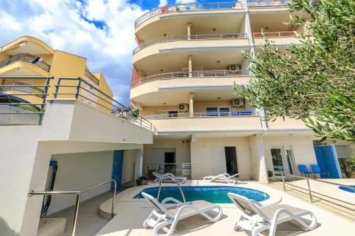Family-friendly apartments with swimming pool Brela, Makarska - 19998